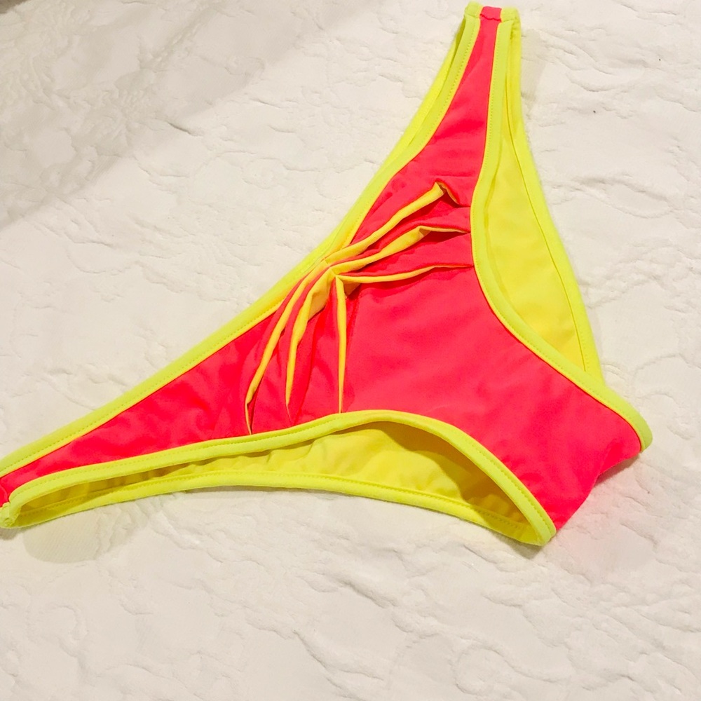 Beach bunny lunar  size XL NWOT - Picture 7 of 8